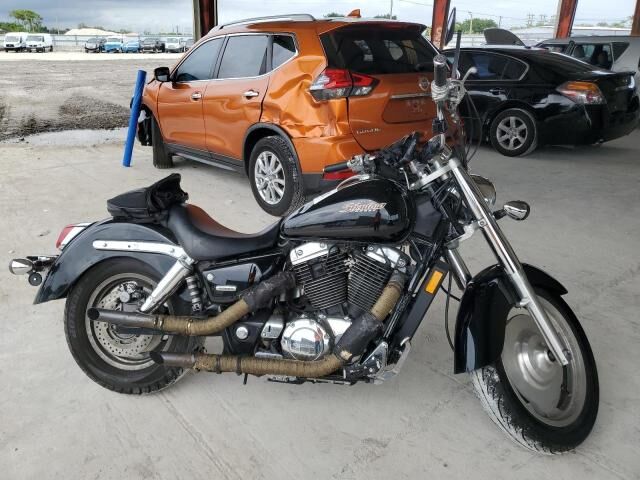 Honda VT1100C2 (SHADOW SABRE)