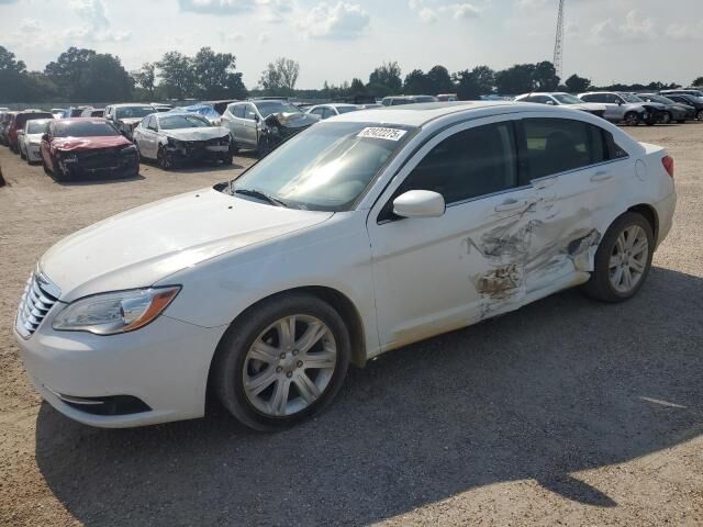 Chrysler 200