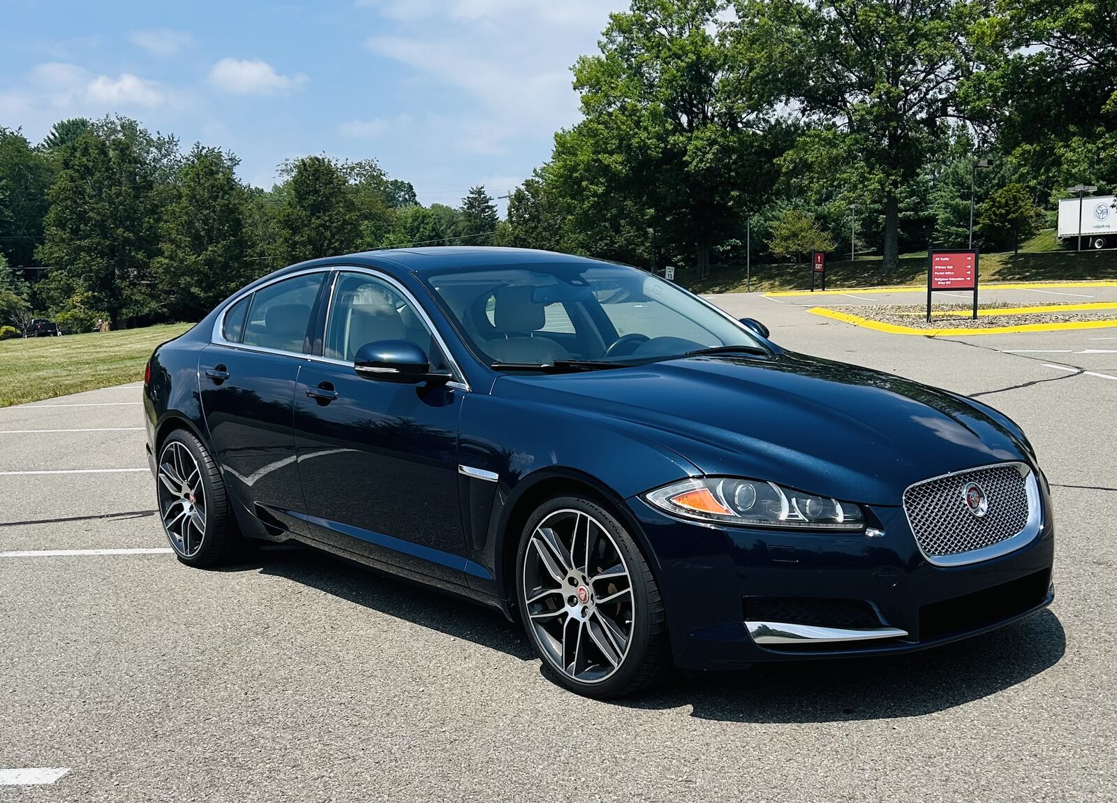 Jaguar XF