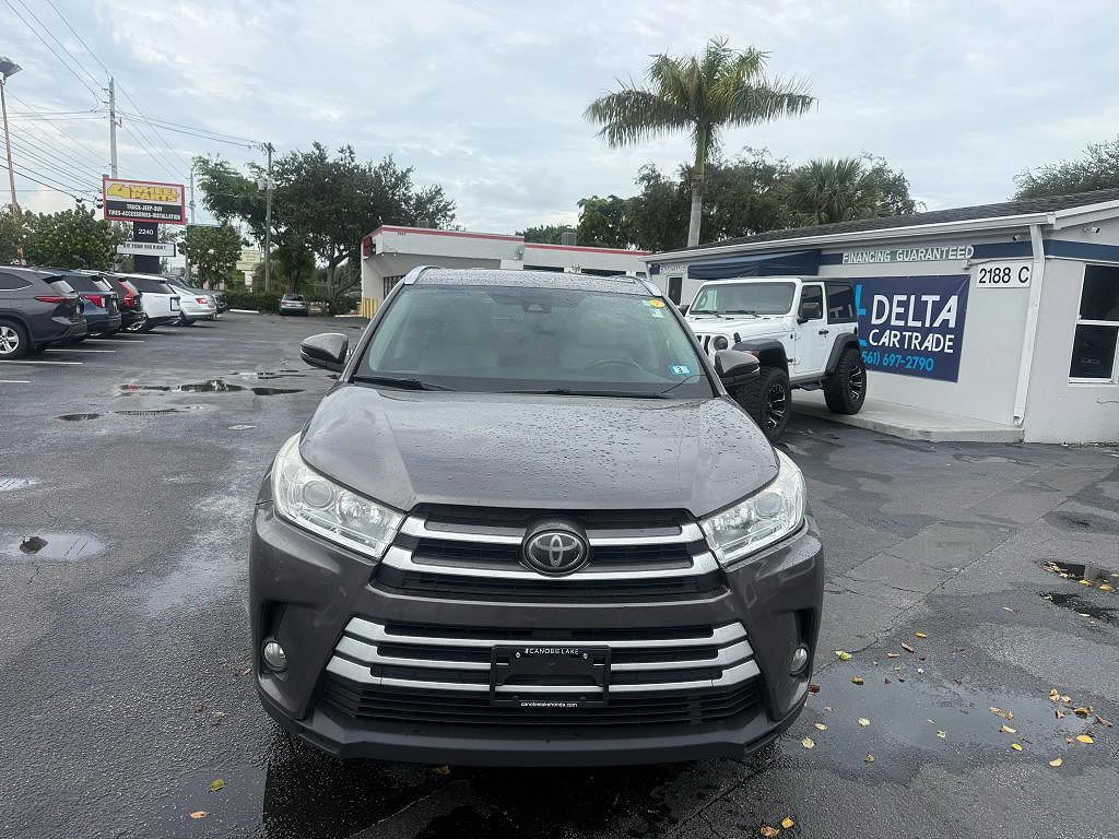 2017 TOYOTA Highlander