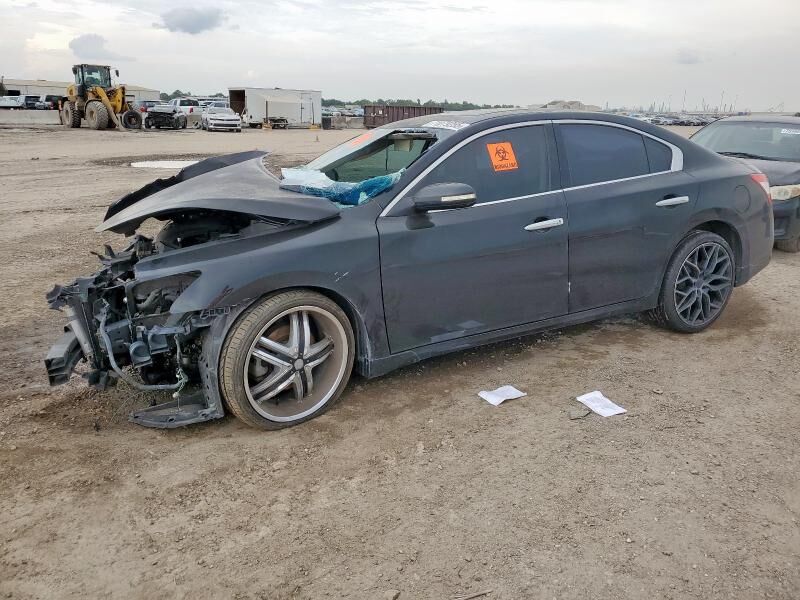 Nissan Maxima