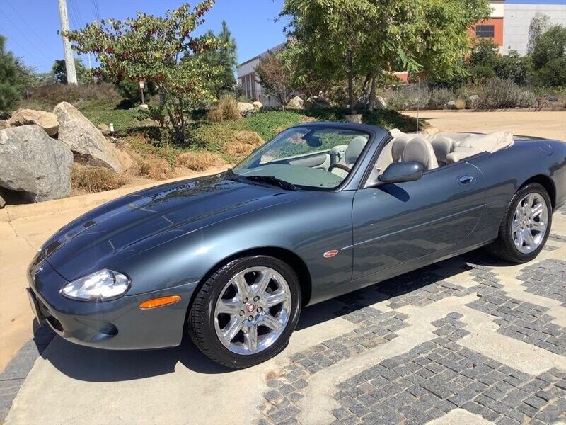 Jaguar XK8