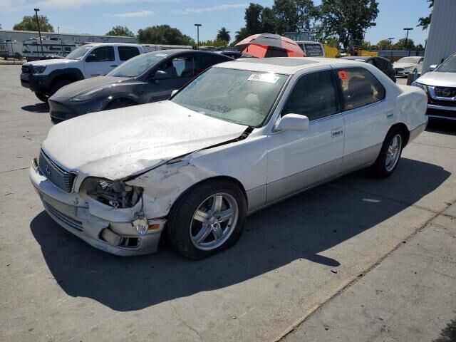 Lexus LS