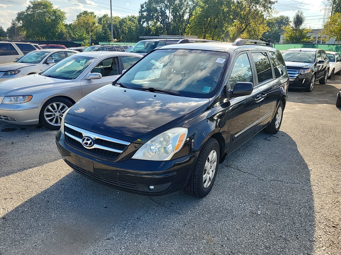 Hyundai Entourage