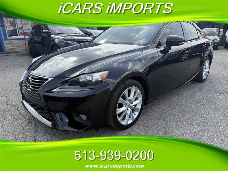 Lexus IS