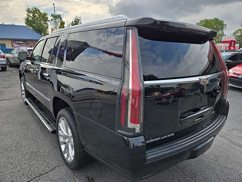 Cadillac Escalade ESV