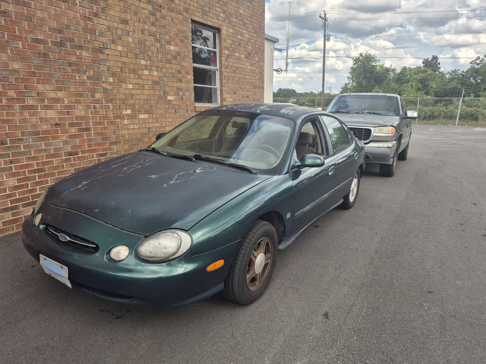 Ford Taurus