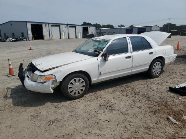 Ford Crown Victoria