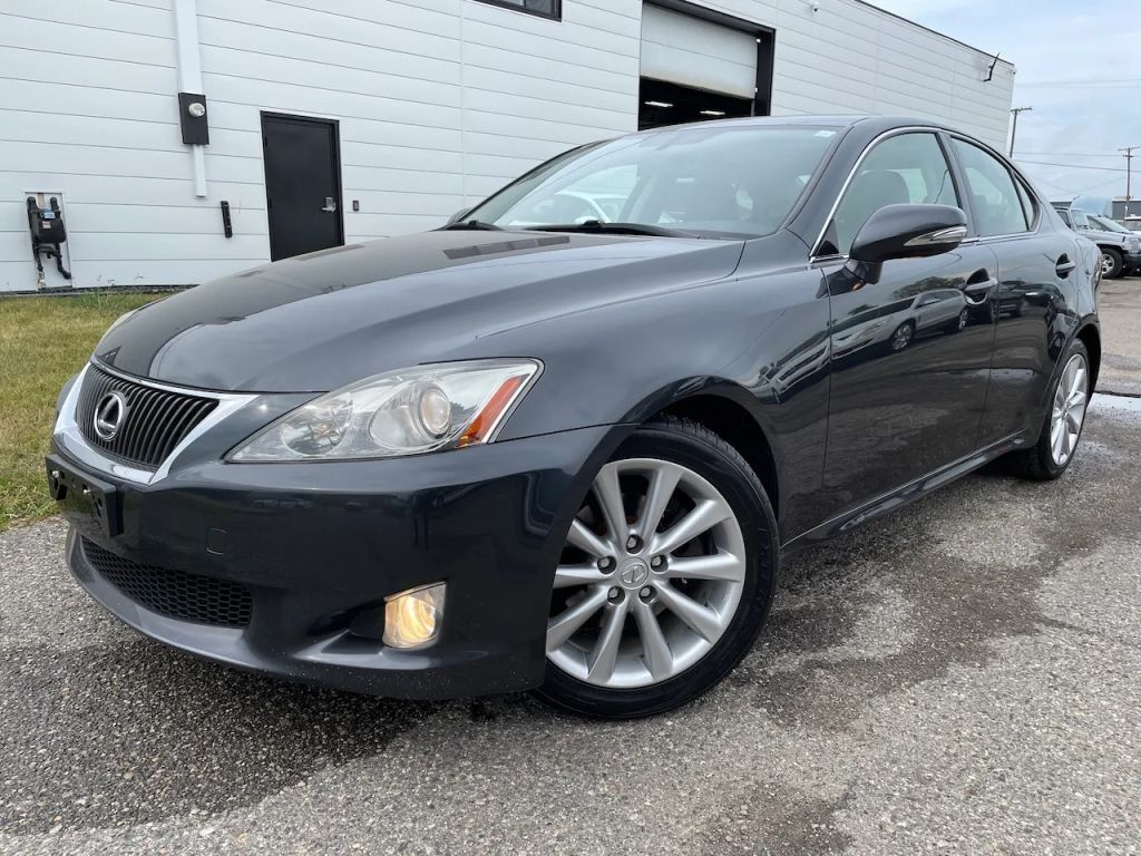 Lexus IS