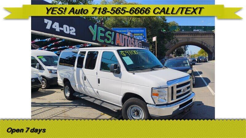 2011 FORD E-350