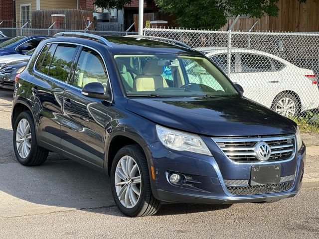 2011 VOLKSWAGEN Tiguan