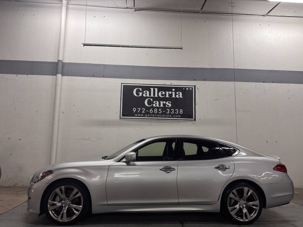 Infiniti M56