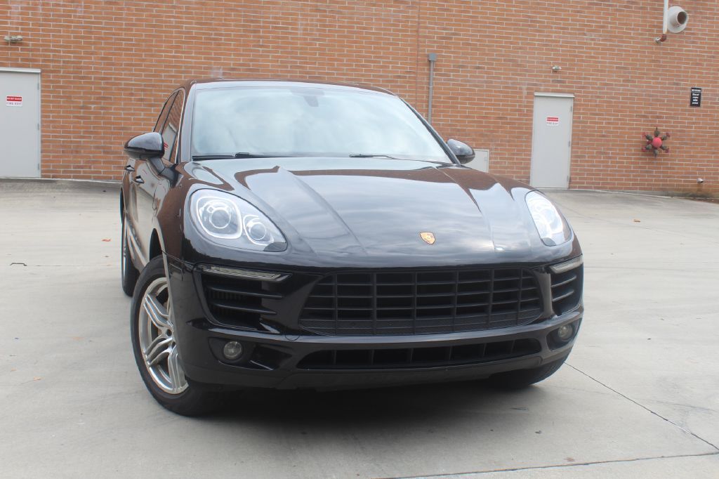 2016 PORSCHE Macan