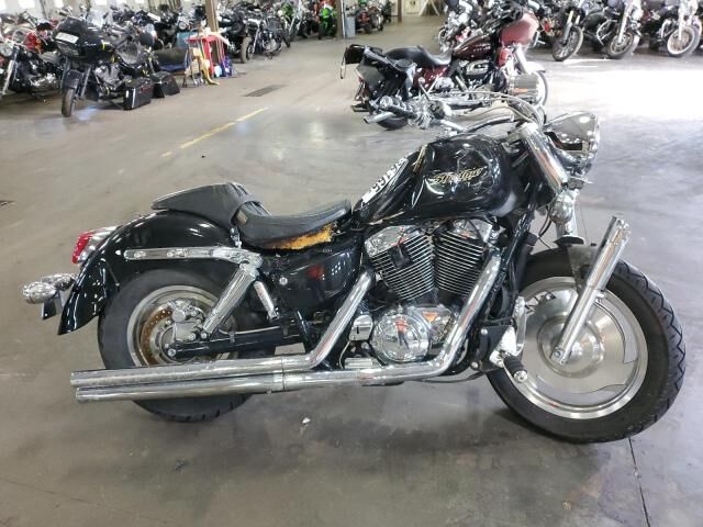 Honda VT1100C2 (SHADOW SABRE)