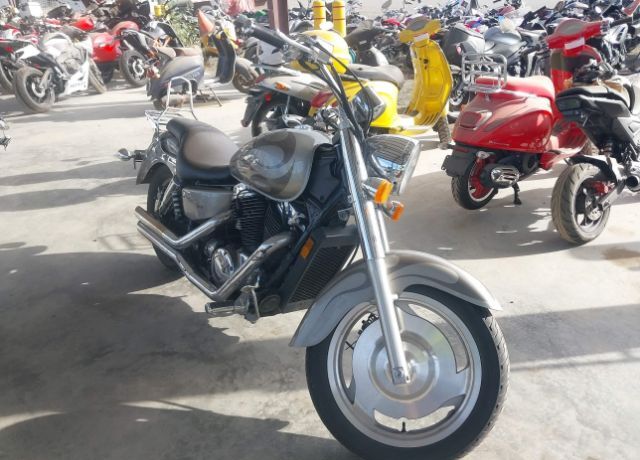 Honda VT1100C2 (SHADOW SABRE)