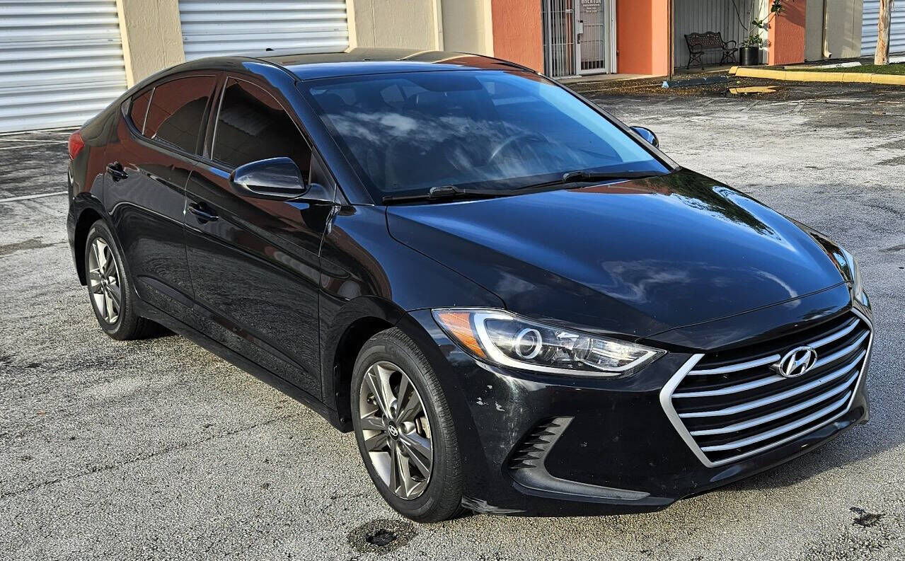 2017 HYUNDAI Elantra
