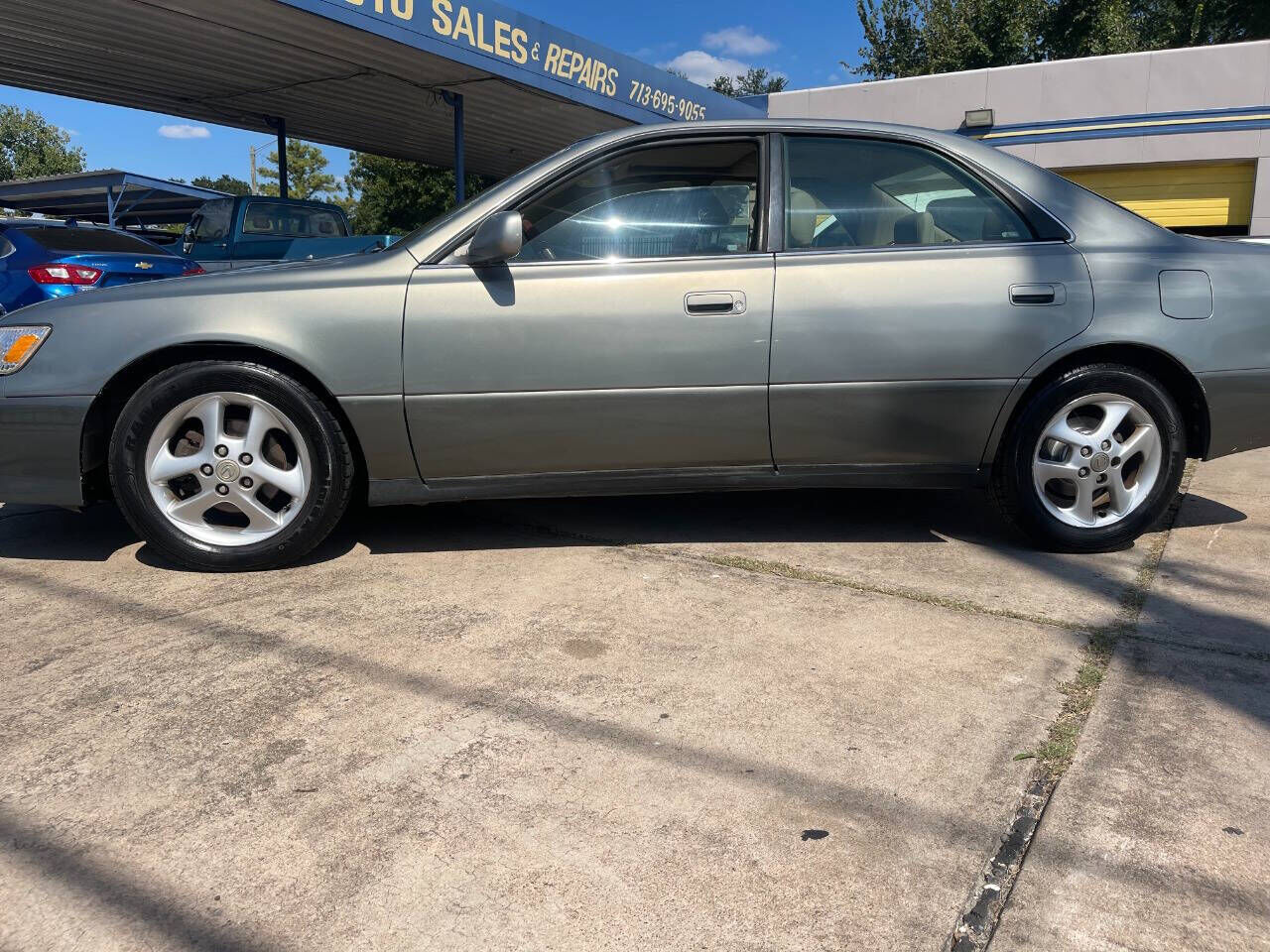 Lexus ES