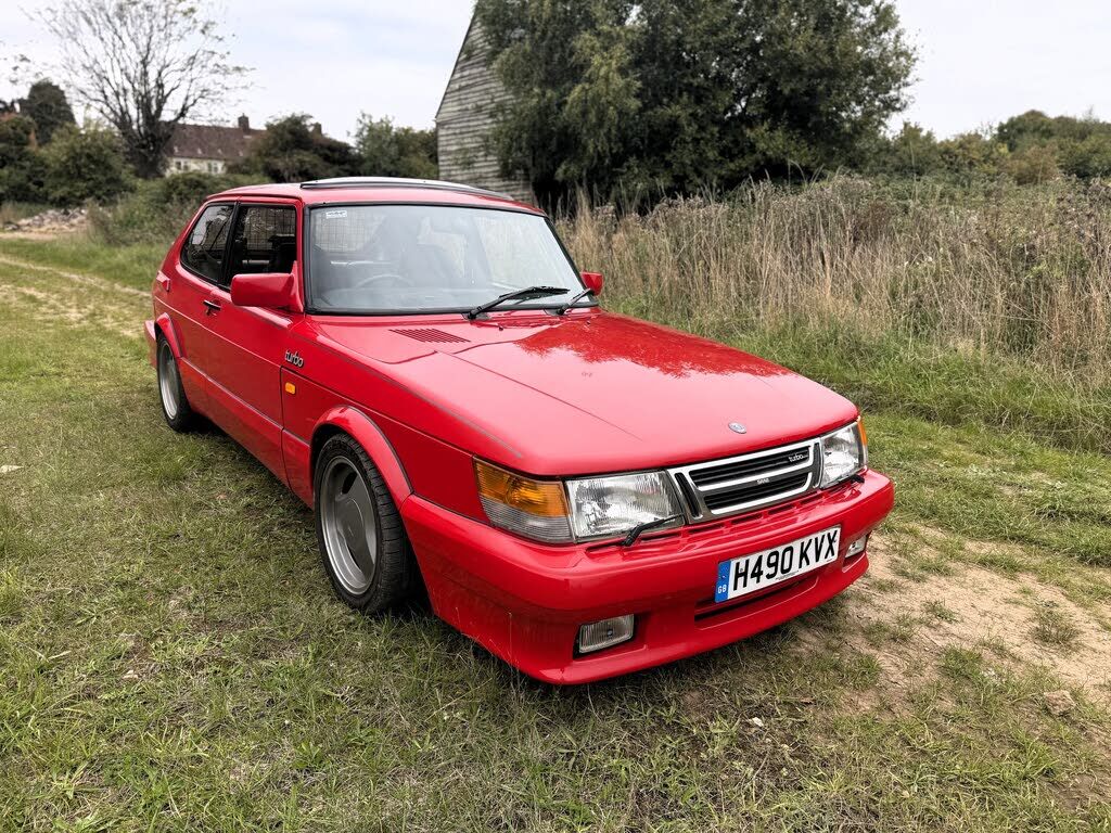 Saab 900