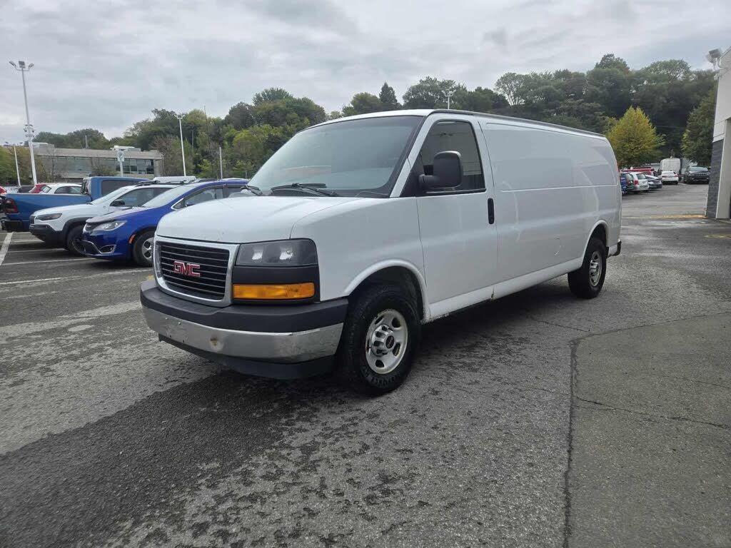 GMC Savana