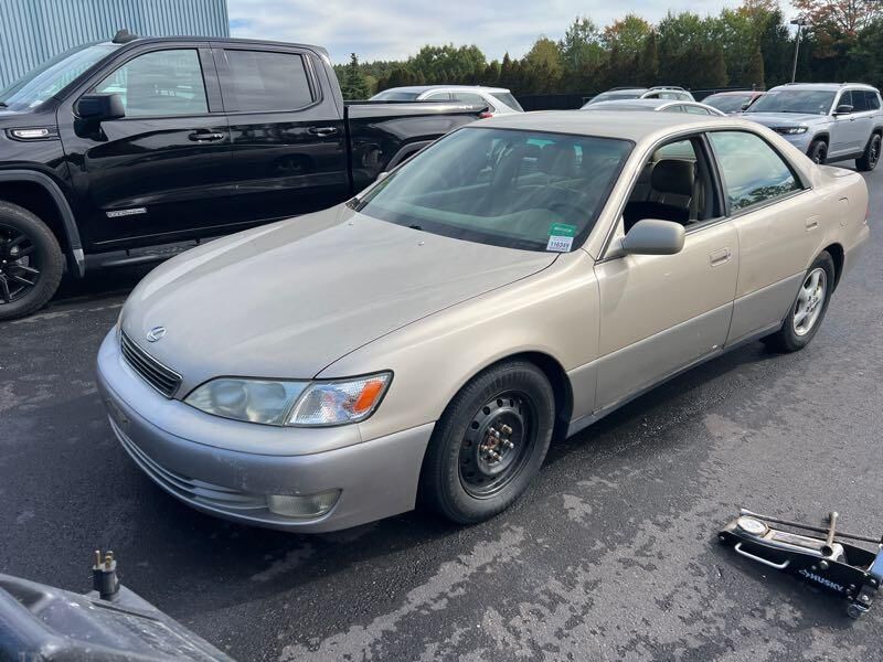 Lexus ES