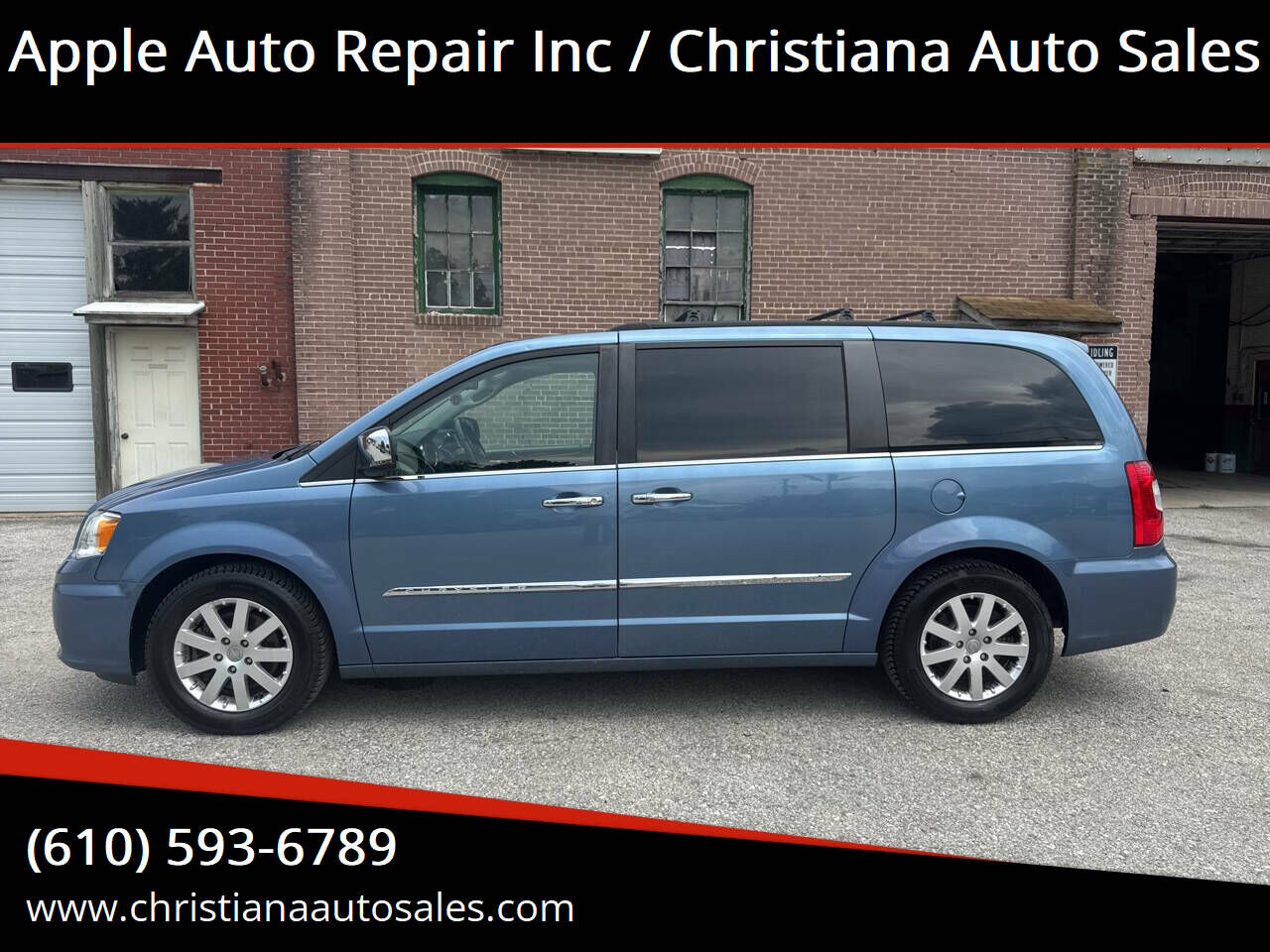 2012 CHRYSLER Town and Country