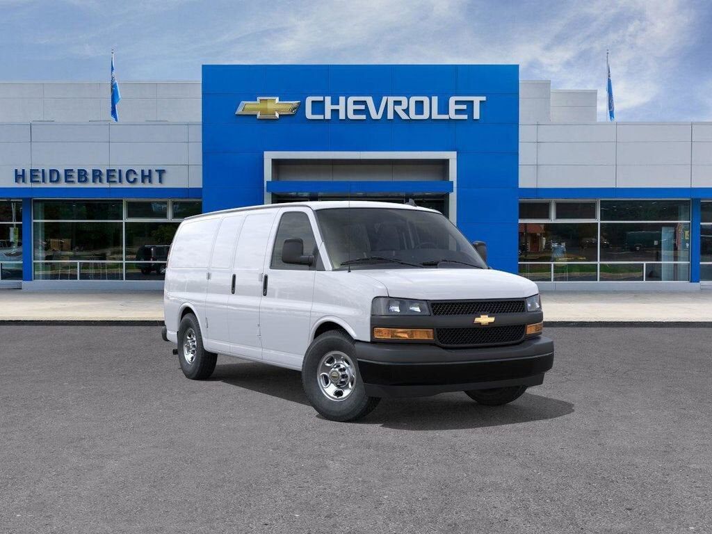 2025 CHEVROLET Express