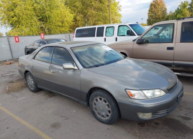 Lexus ES