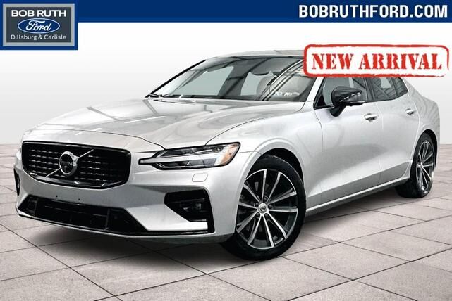 2022 VOLVO S60