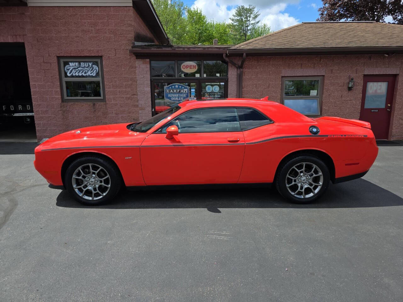 2017 DODGE Challenger