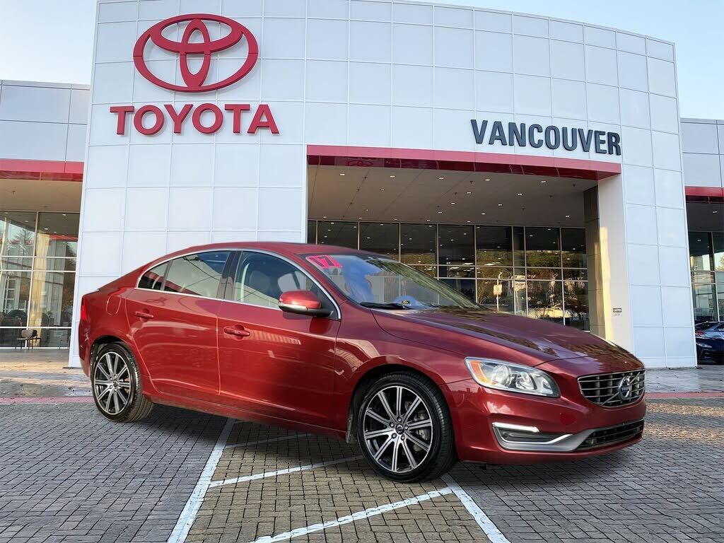 2017 VOLVO S60