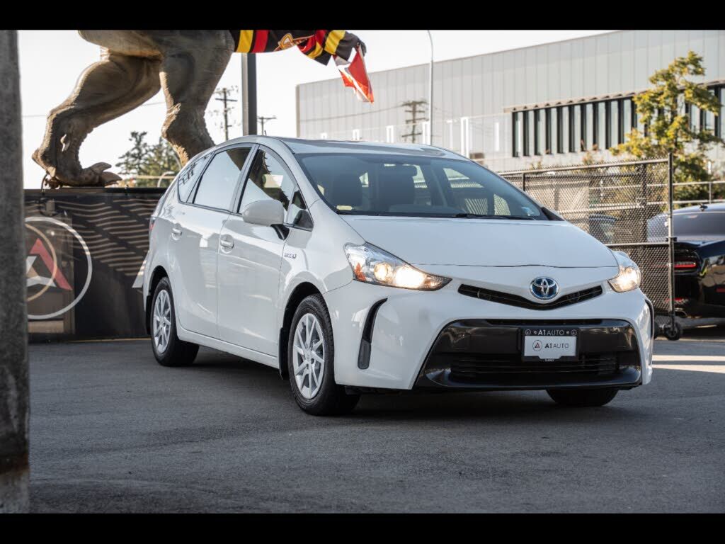 Toyota Prius V