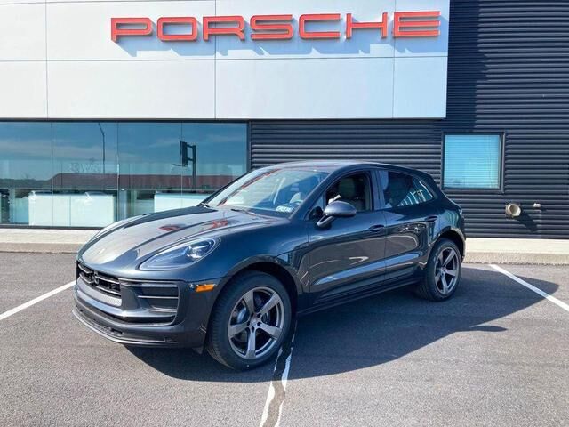 2025 PORSCHE Macan
