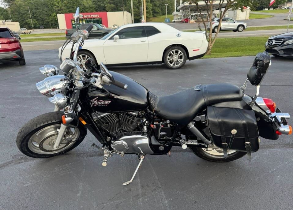Honda VT1100C2 (SHADOW SABRE)