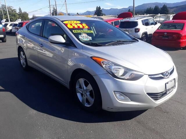 2012 HYUNDAI Elantra