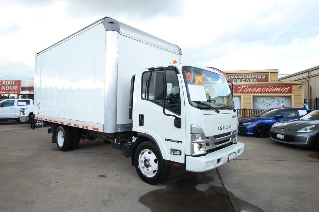 2023 ISUZU NPR-HD