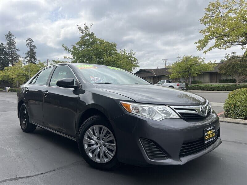 2013 TOYOTA Camry