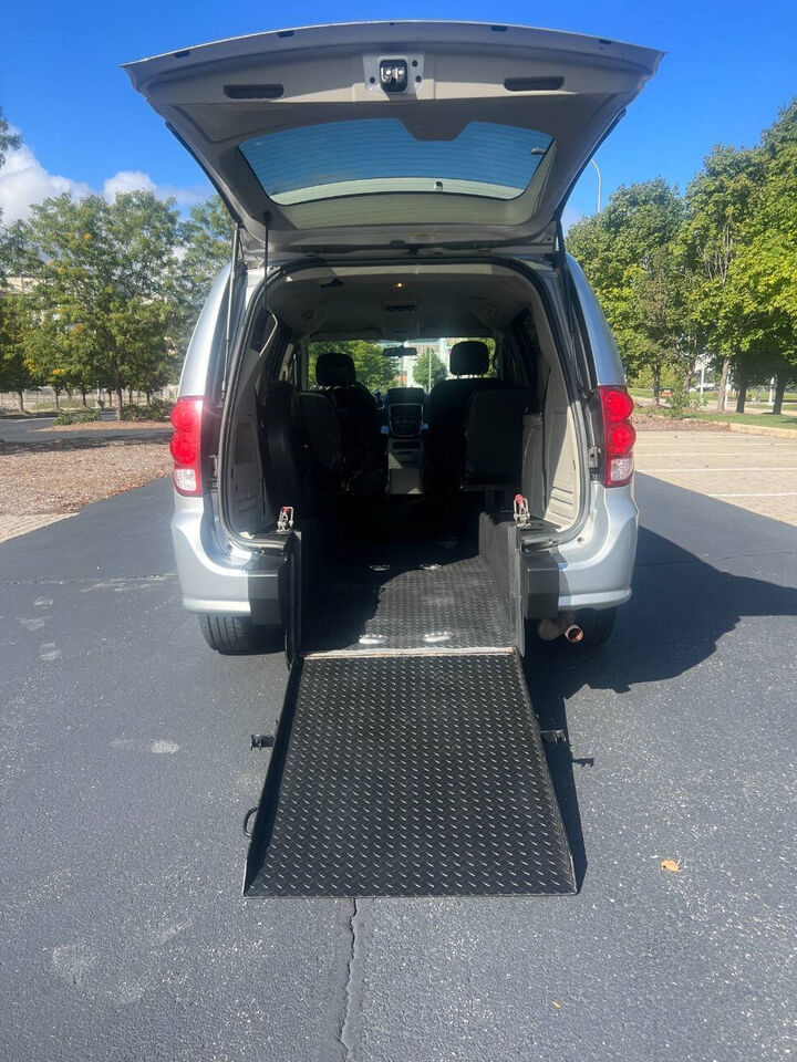 2011 DODGE Grand Caravan