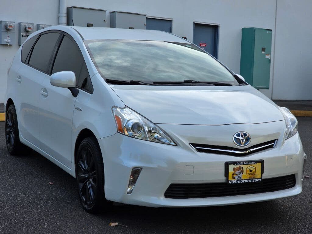 Toyota Prius V