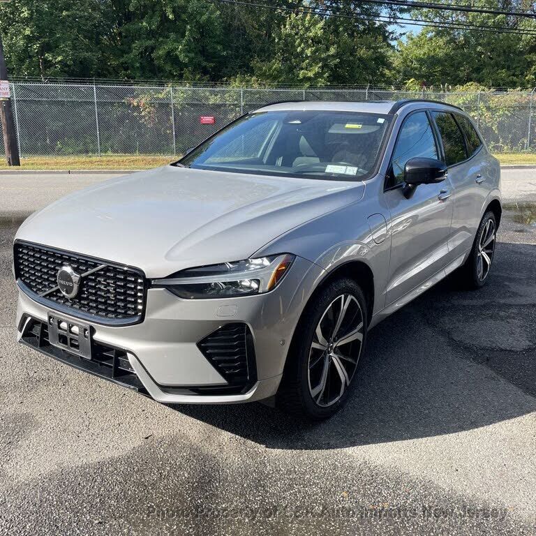 2022 VOLVO XC60