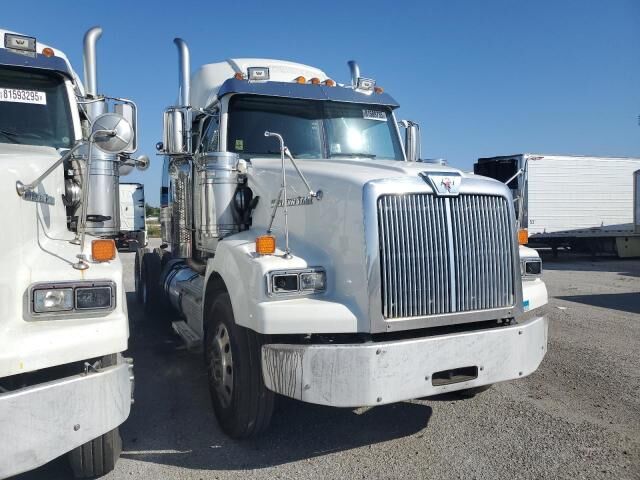 2016 WESTERN STAR 4900