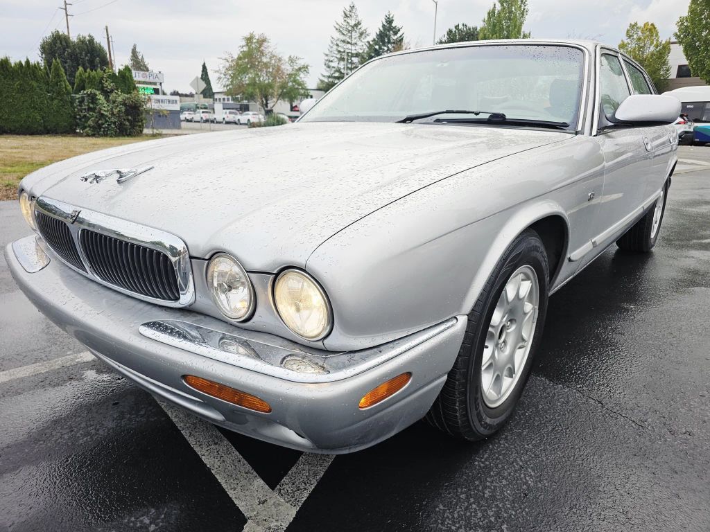 Jaguar XJ8
