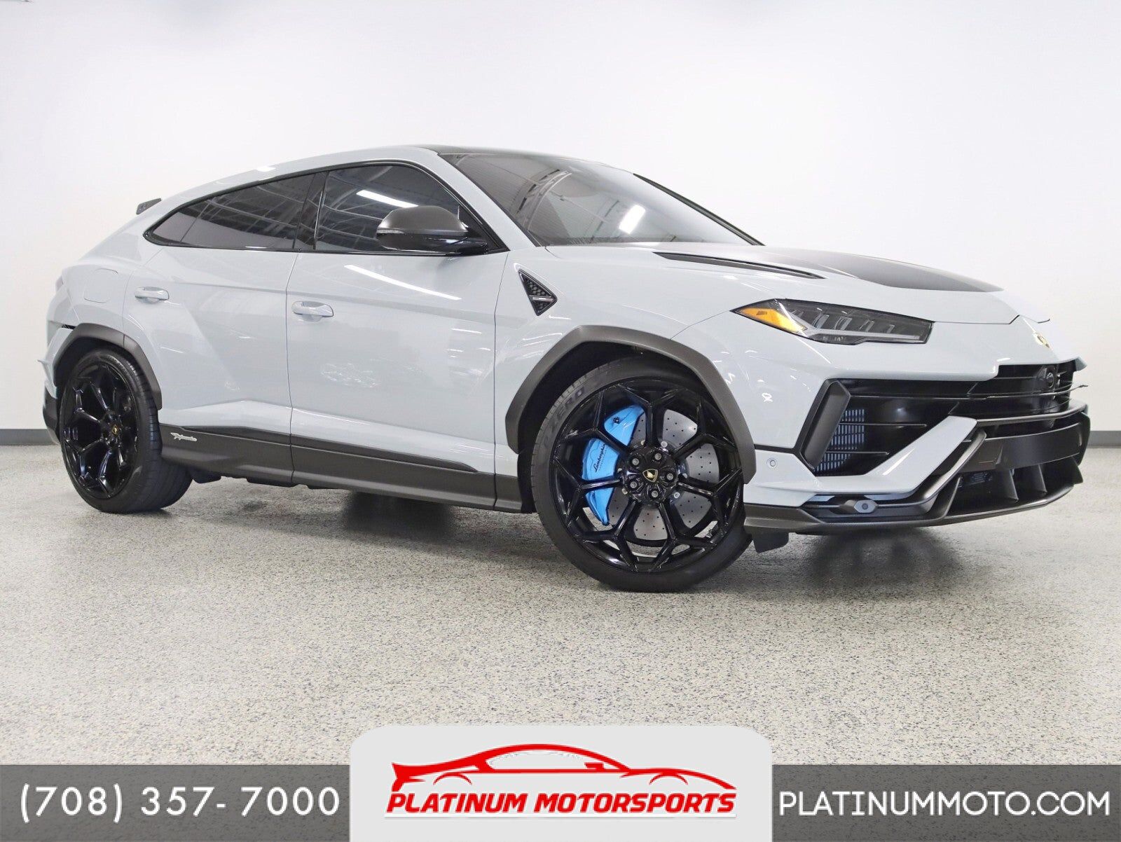 2023 LAMBORGHINI URUS