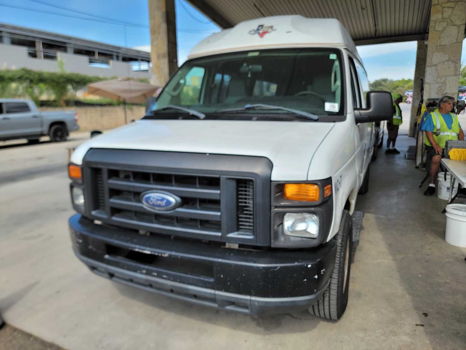 Ford E-250