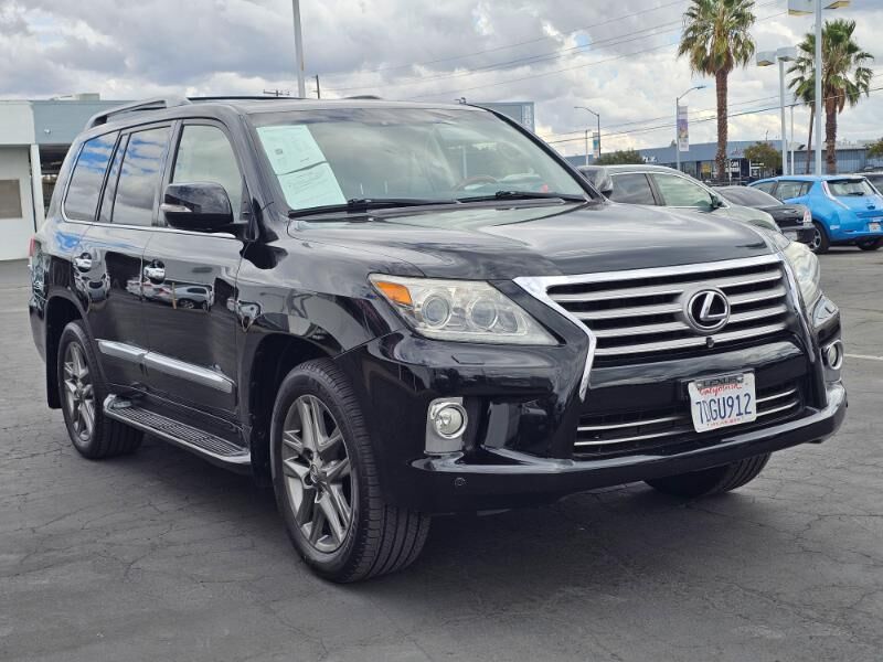 Lexus LX