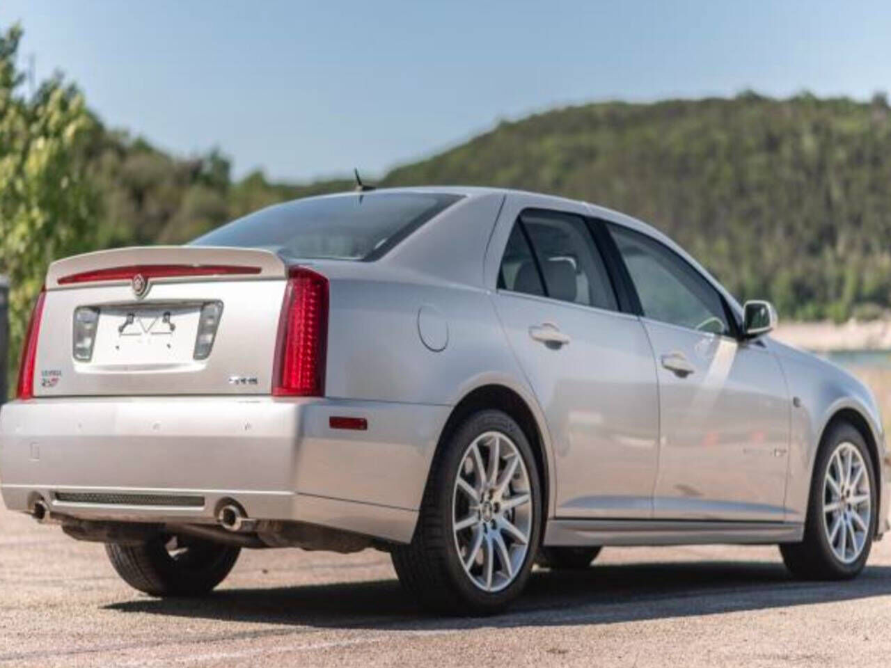 Cadillac STS