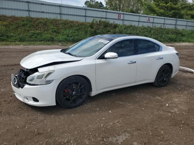 Nissan Maxima