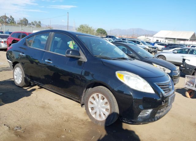 Nissan Versa