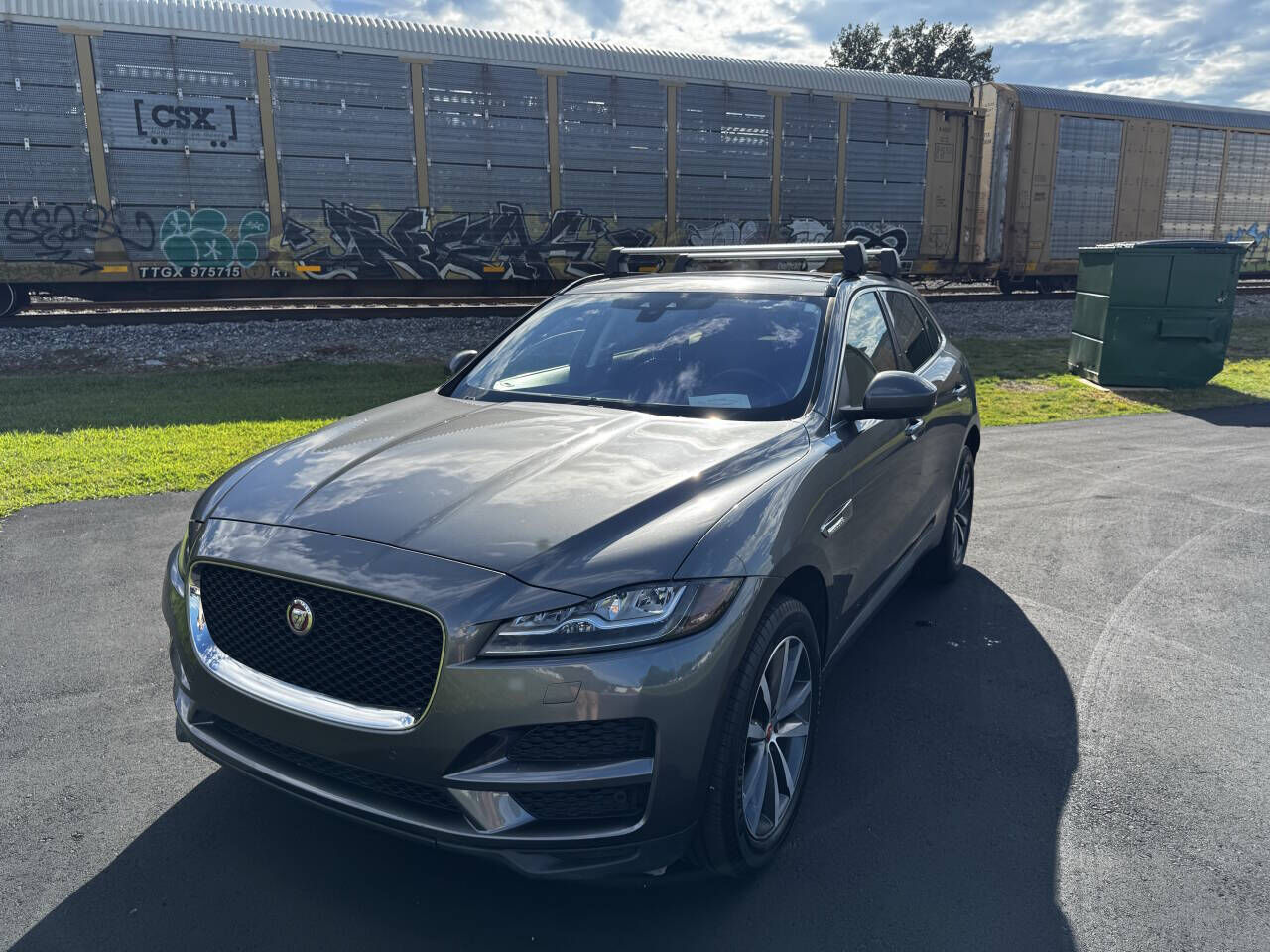 2017 JAGUAR F-Pace