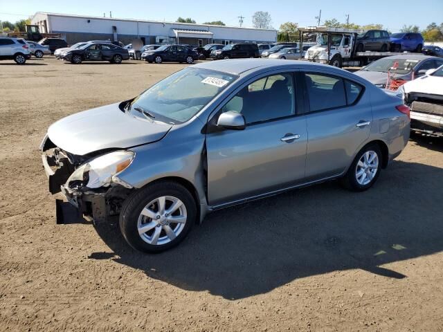 Nissan Versa