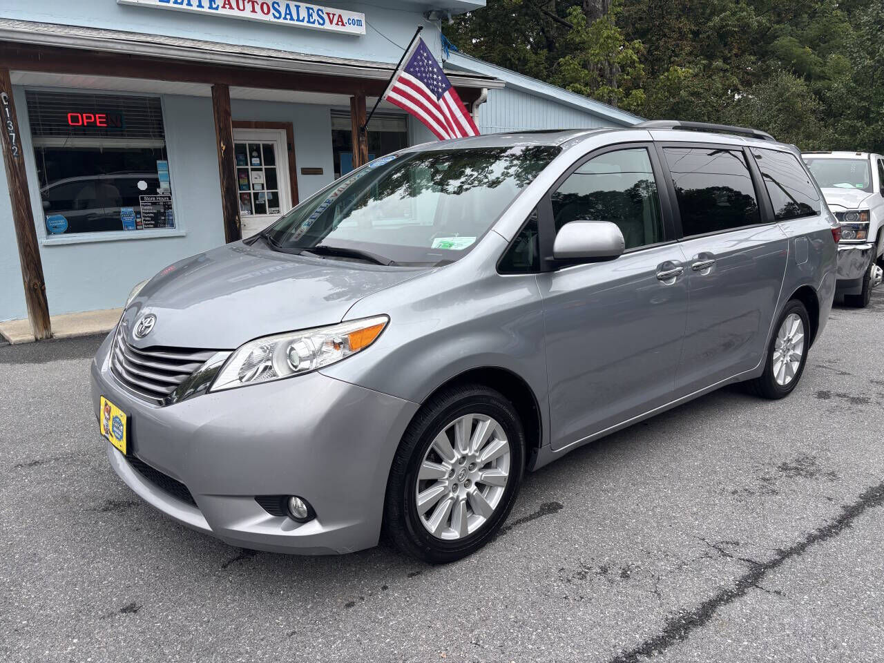 2017 TOYOTA Sienna